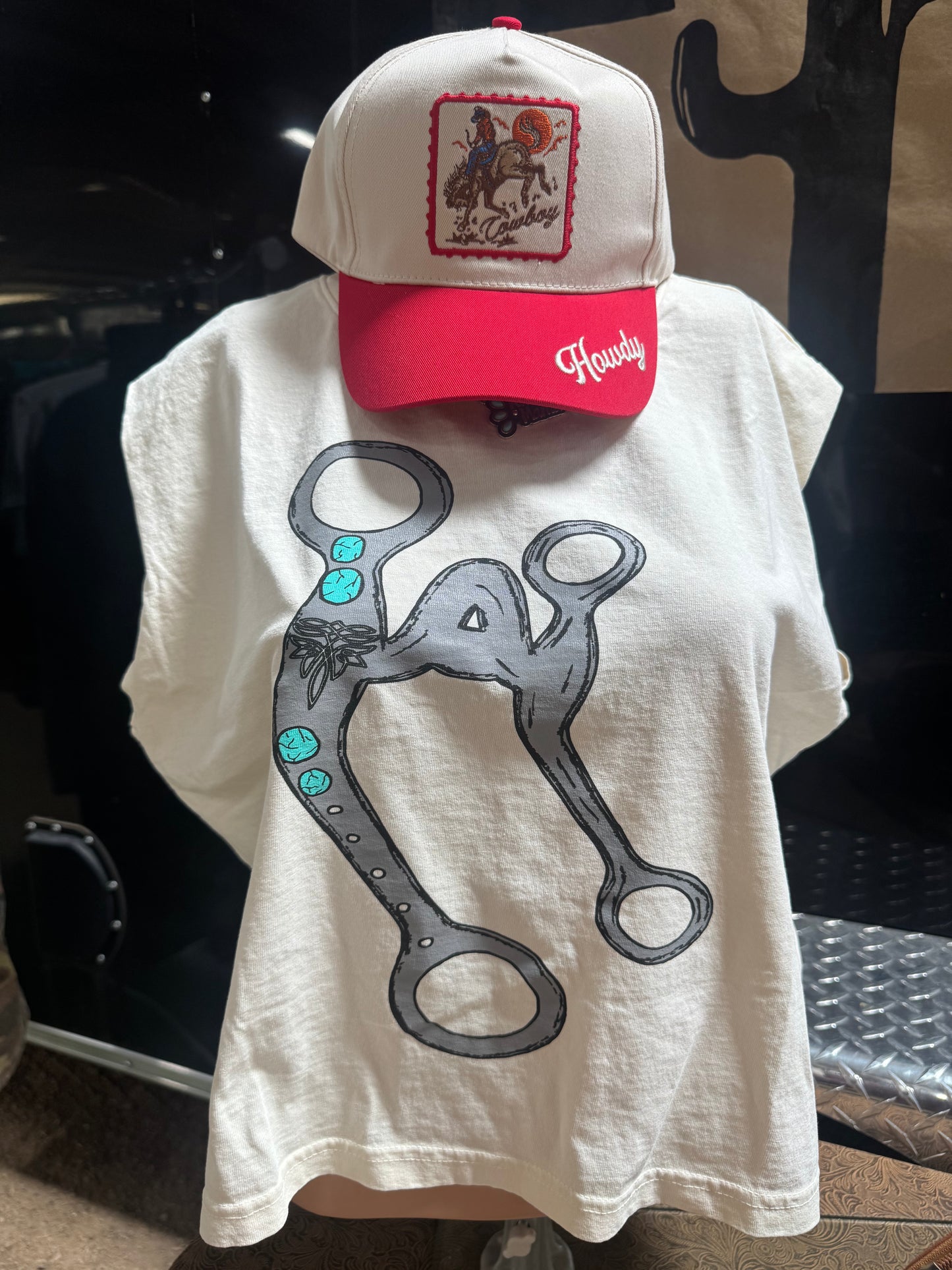 Horse chompin Bit Tank
