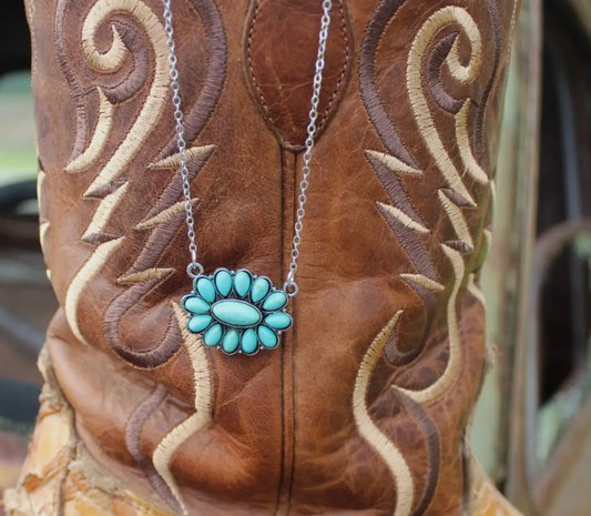 Western flower necklace
